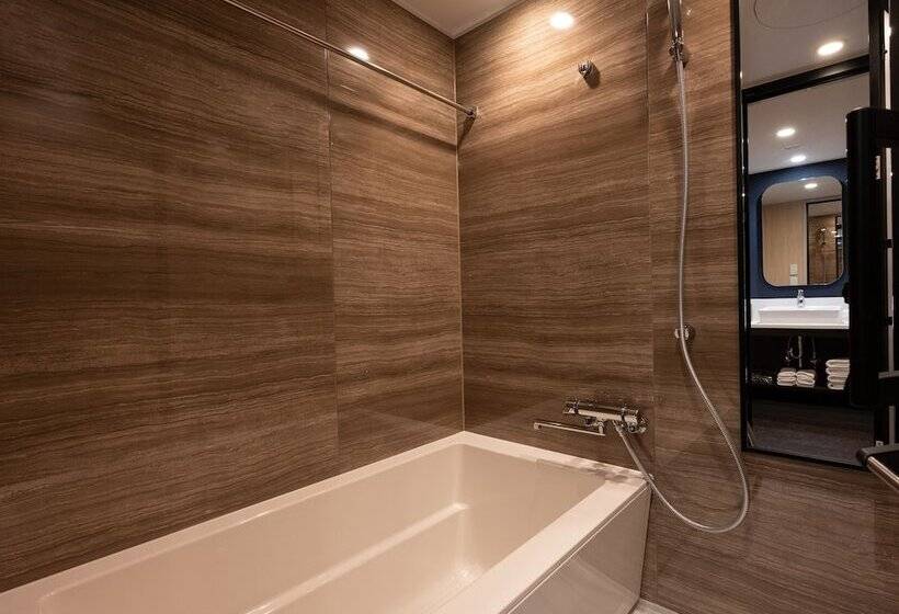 בית מלון כפרי Mimaru Osaka Shinsaibashi North