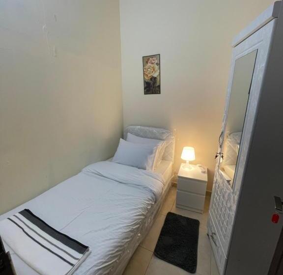 Pharaohs Inn Deira Hostel