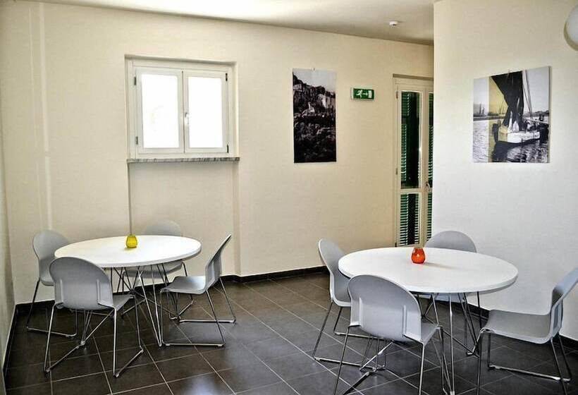 Hostel Ameglia