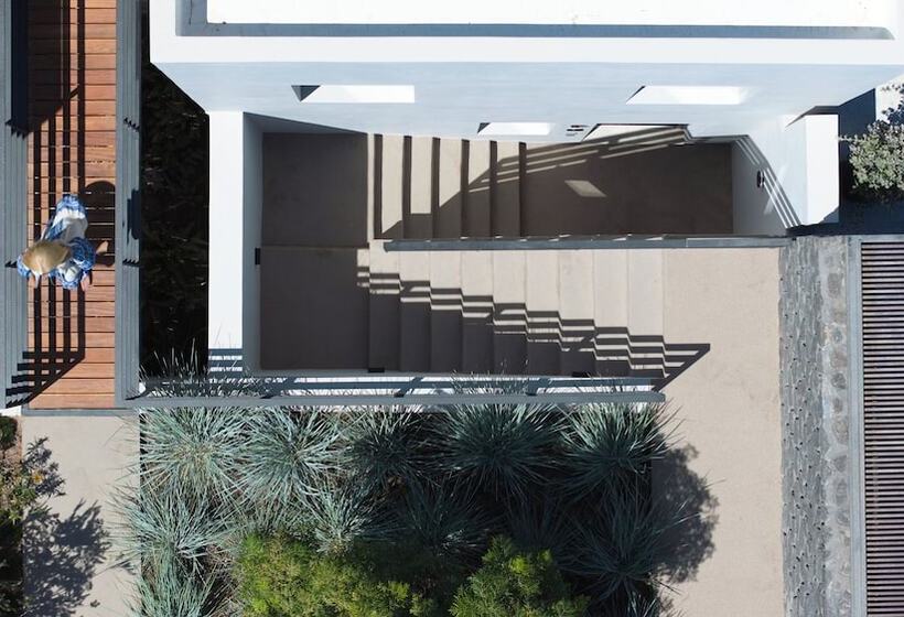 Hotel Aernia Suites & Art