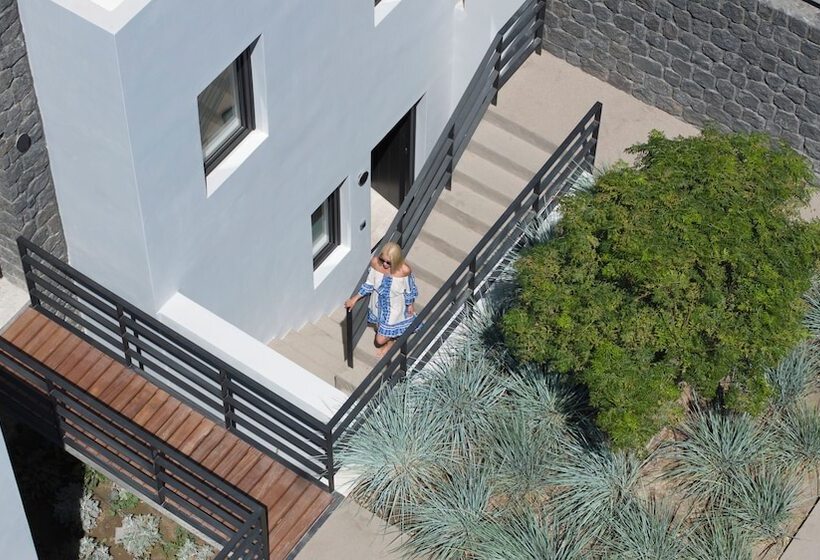 Hotel Aernia Suites & Art