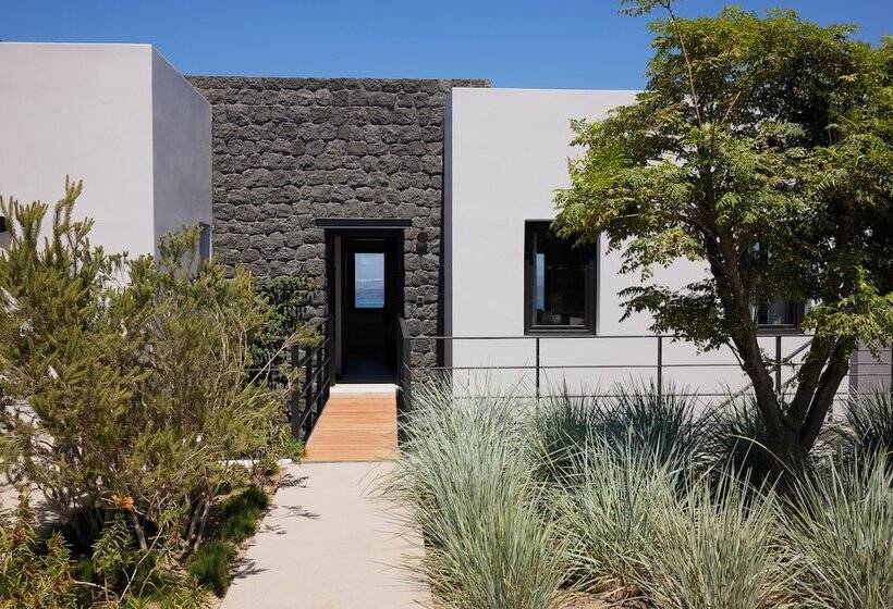 فندق Aernia Suites & Art