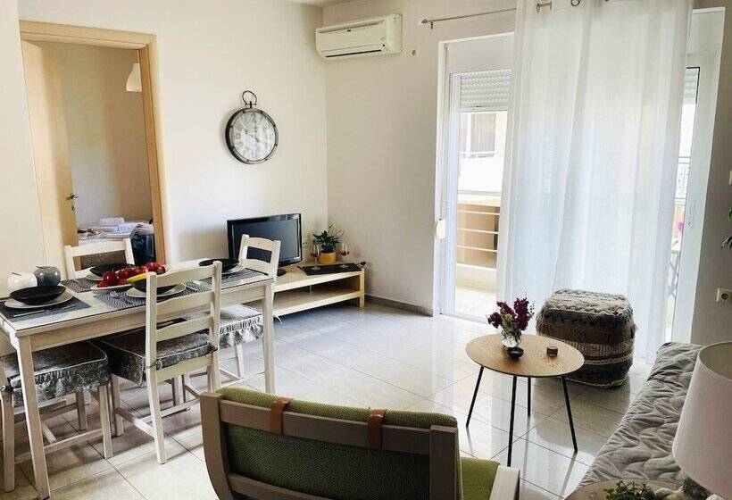 هتل Cozy Nest 2min To Beach, 6min Walk To Old Town