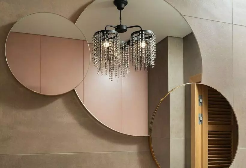 Hotelli The Alma City