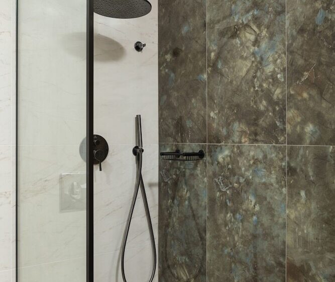 هتل The Alma City