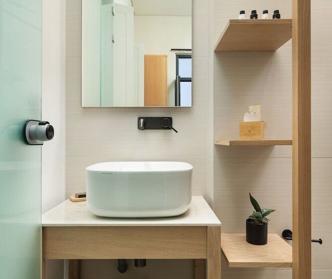 هتل The Alma City