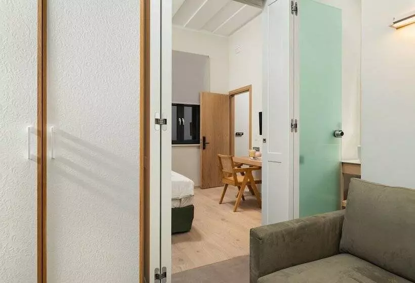 Hotelli The Alma City