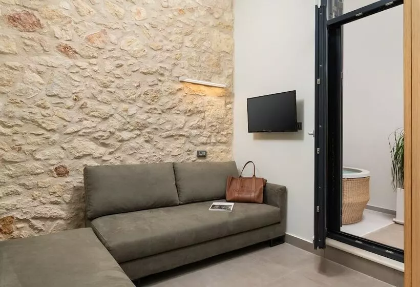 Hotelli The Alma City