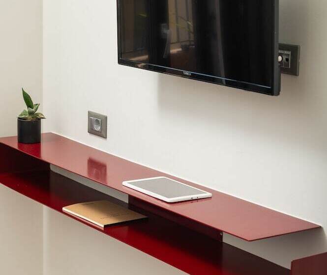 هتل The Alma City