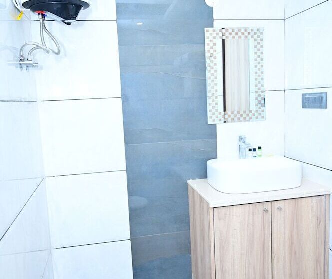 Hotell The Dwelling Inn