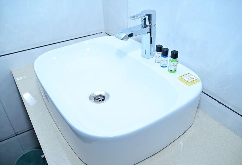 Hotell The Dwelling Inn