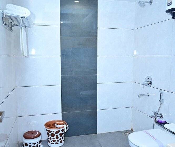 Hotell The Dwelling Inn