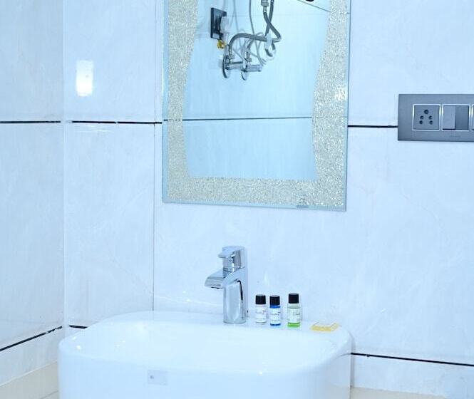 Hotell The Dwelling Inn