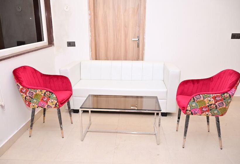 Hotell The Dwelling Inn