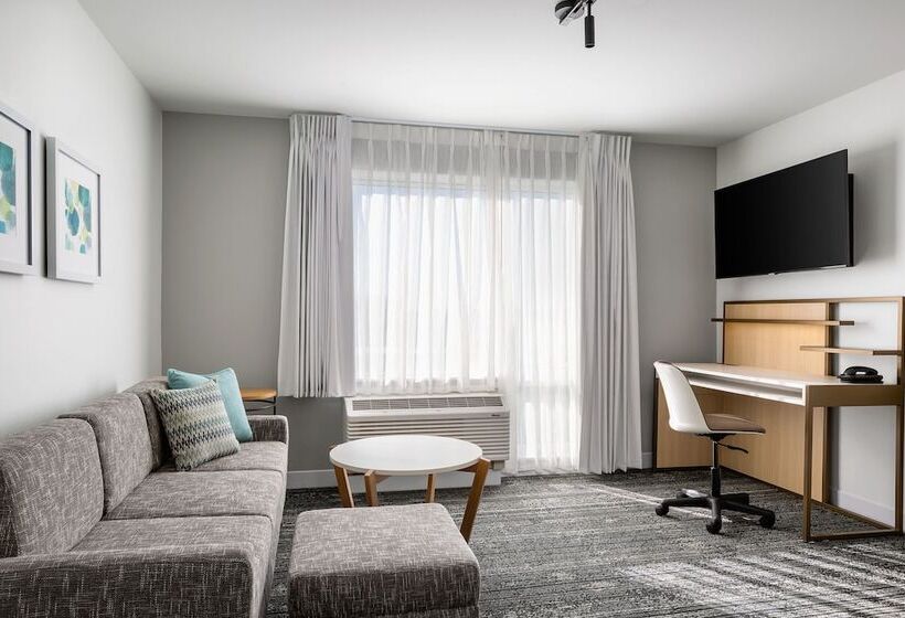 هتل Towneplace Suites By Marriott Iron Mountain