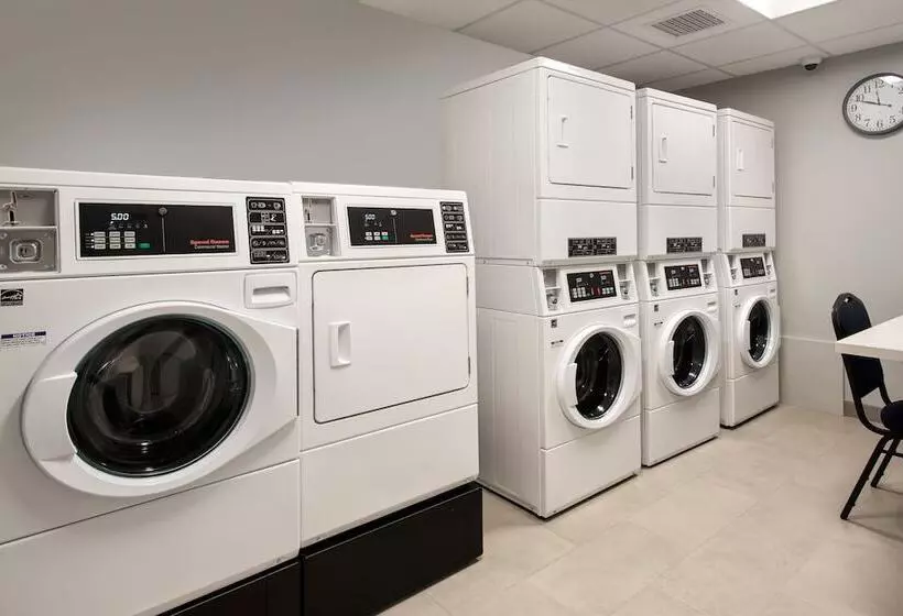 Hotelli Towneplace Suites Portland Airport Me