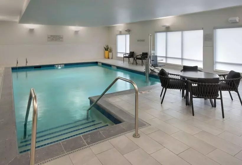 Hotelli Towneplace Suites Portland Airport Me