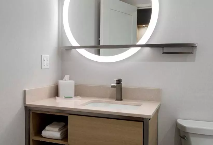 Hotelli Towneplace Suites Portland Airport Me