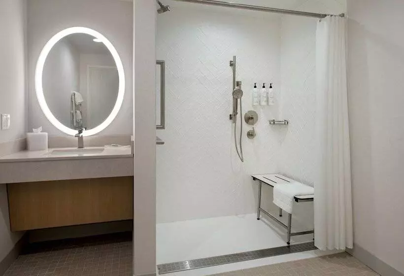 Hotelli Towneplace Suites Portland Airport Me