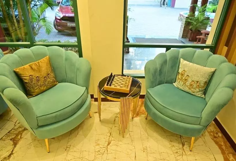 Hotelli Woods Inn Resort