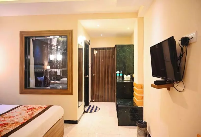 Hotelli Woods Inn Resort