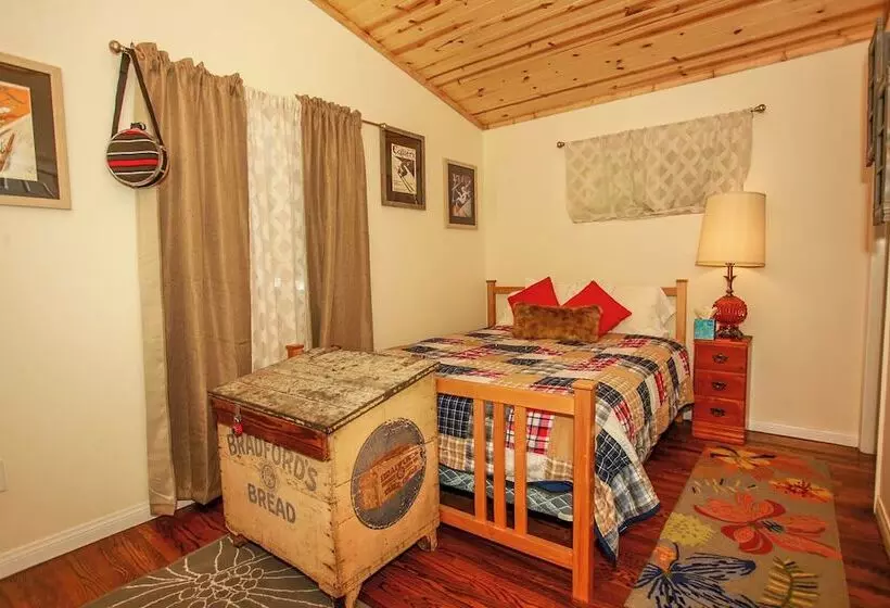 Knight Cabin