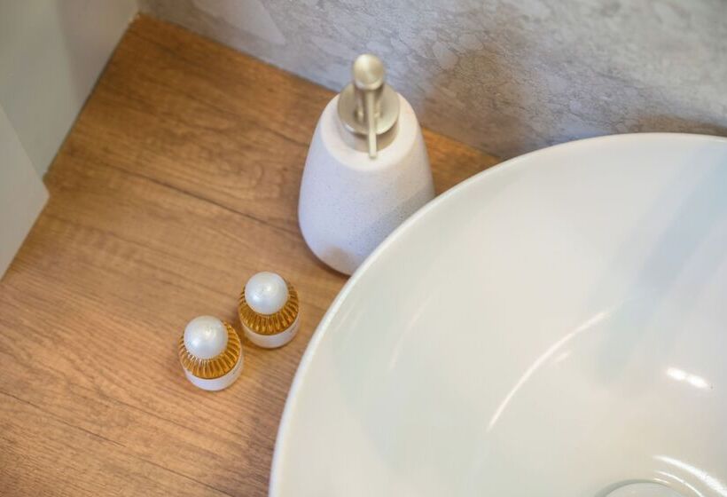 پانسیون Be Your Home   Riviera Suites