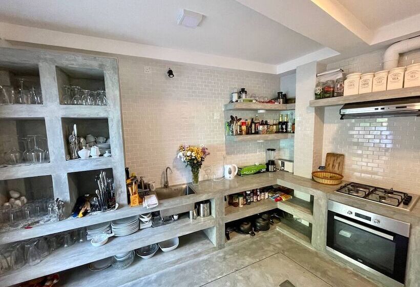 פנסיון Younger Villa