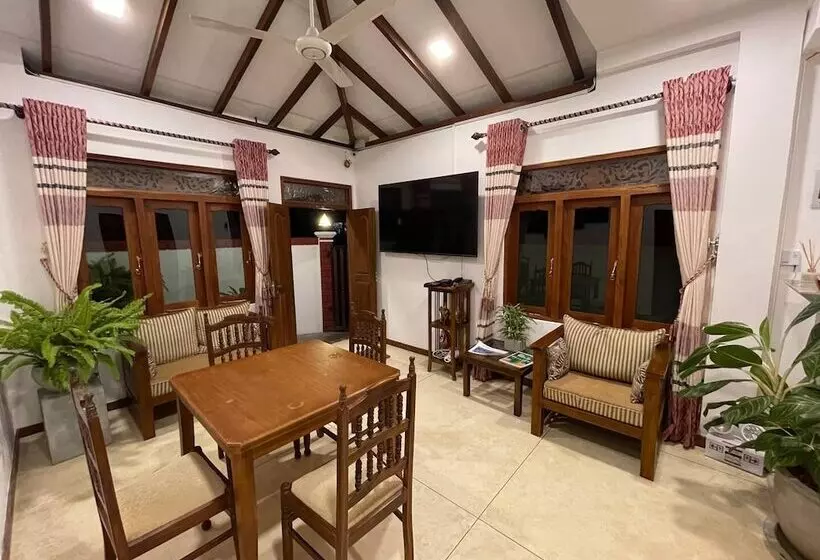 Majatalo Younger Villa