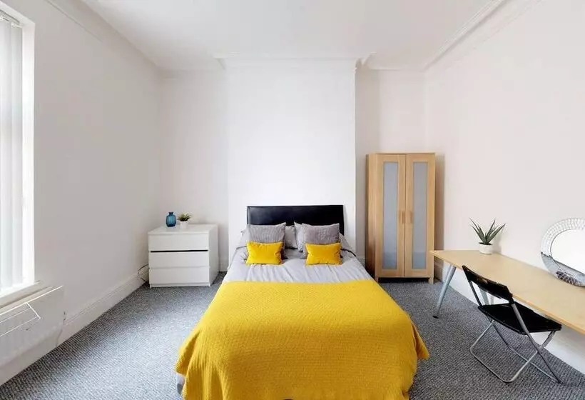 اقامتگاه City Centre Uni Cottage   Ideal Location