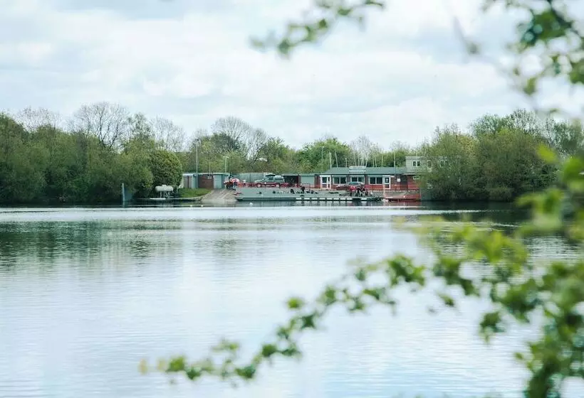 Residenssi 2bed House  Dudley Garden Wifi Tv