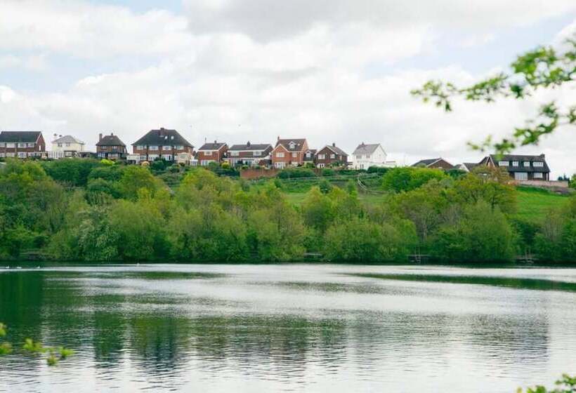 住所  2bed House  Dudley Garden Wifi Tv