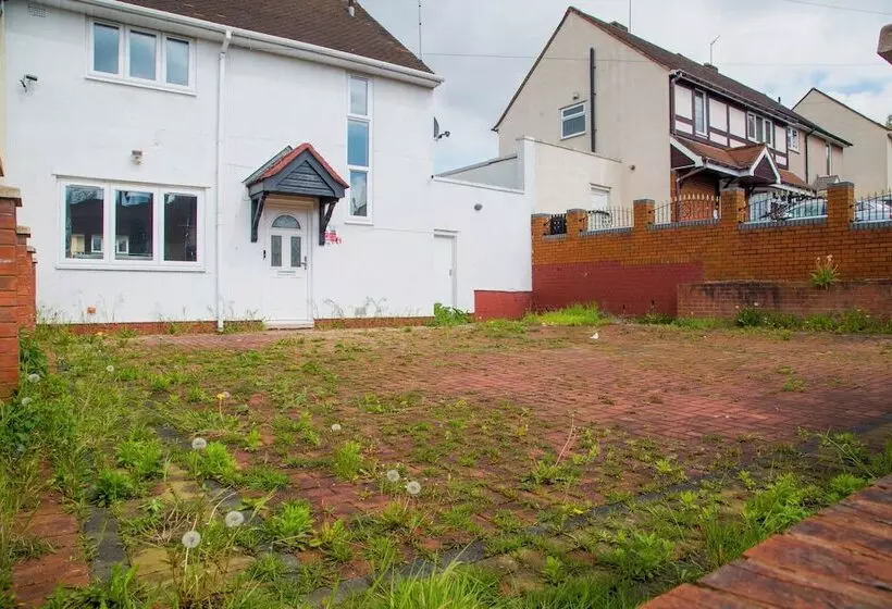 Residenssi 2bed House  Dudley Garden Wifi Tv