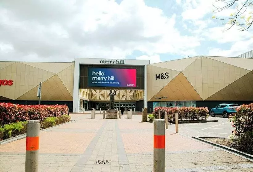 Residenssi 2bed House  Dudley Garden Wifi Tv