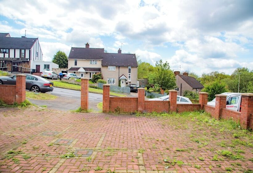 住所  2bed House  Dudley Garden Wifi Tv