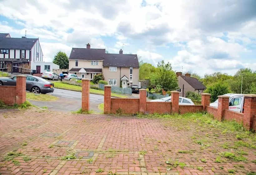 Residenssi 2bed House  Dudley Garden Wifi Tv