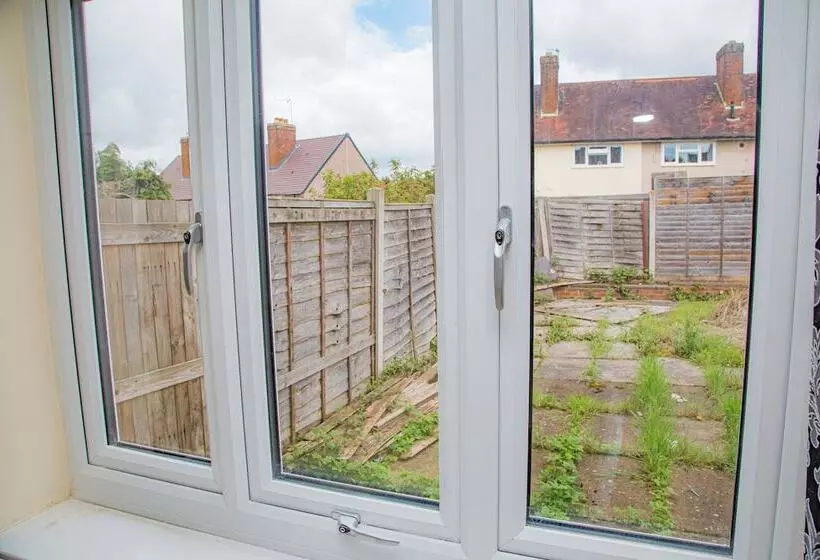 Residenssi 2bed House  Dudley Garden Wifi Tv