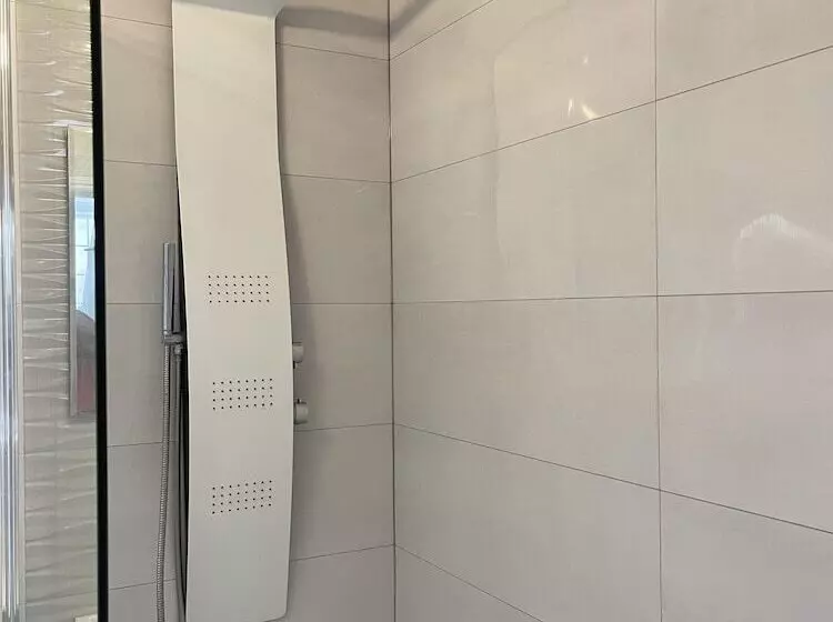 اقامتگاه Luxurious Kitchen Lrg Bedrooms Holiday Freeparking