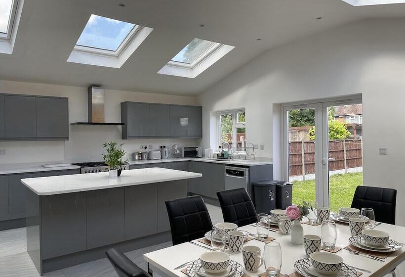 דירת נופש Luxurious Kitchen Lrg Bedrooms Holiday Freeparking