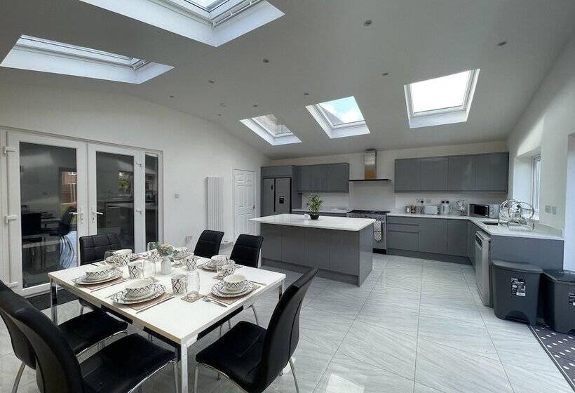 דירת נופש Luxurious Kitchen Lrg Bedrooms Holiday Freeparking