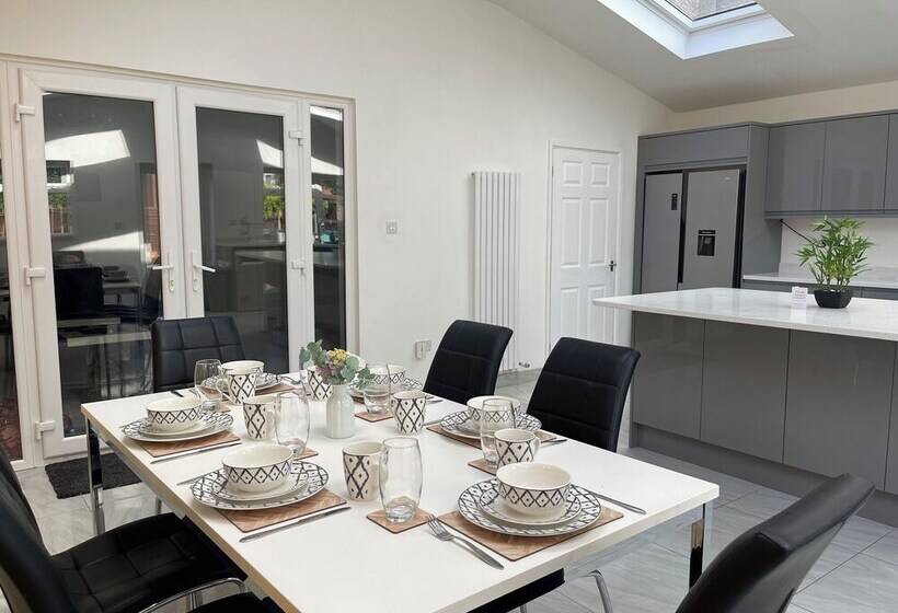 דירת נופש Luxurious Kitchen Lrg Bedrooms Holiday Freeparking