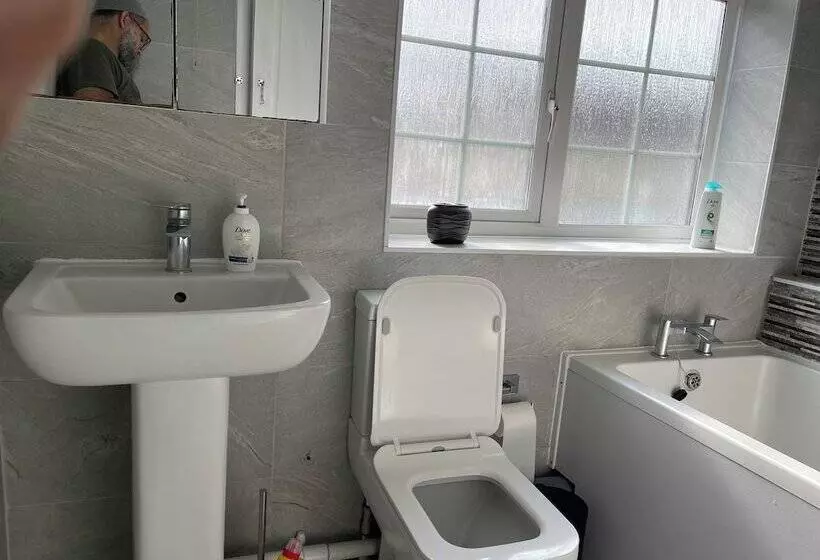 اقامتگاه Luxurious Kitchen Lrg Bedrooms Holiday Freeparking