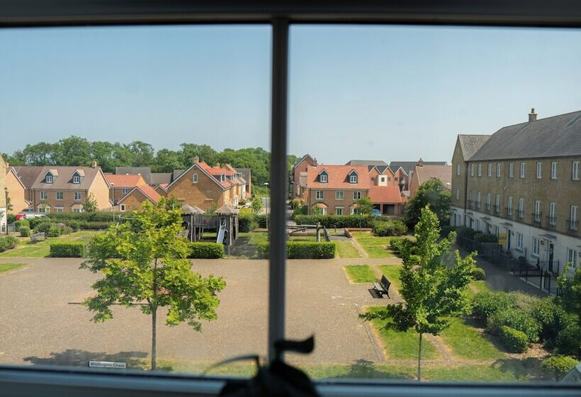 住所  Stunning 6 Bed House In Milton Keynes