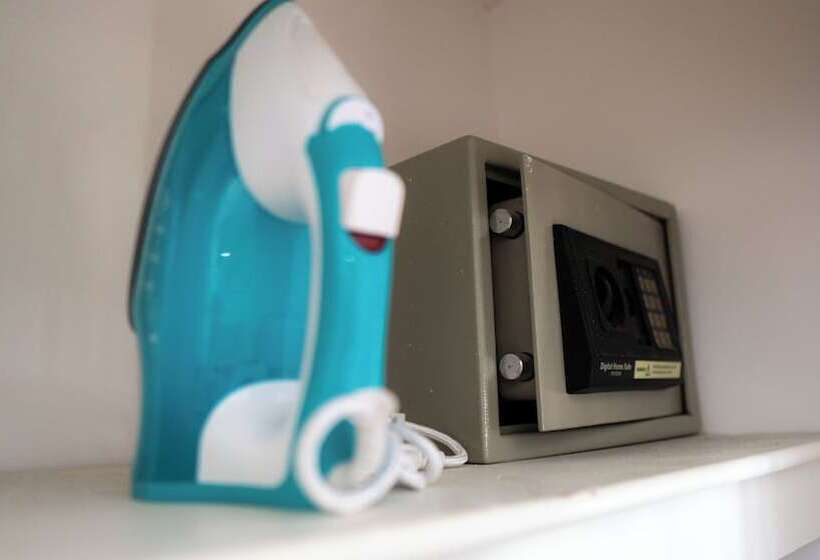 住所  Stunning 6 Bed House In Milton Keynes