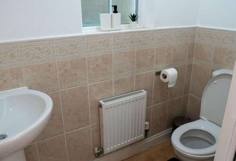 住所  Stunning 6 Bed House In Milton Keynes