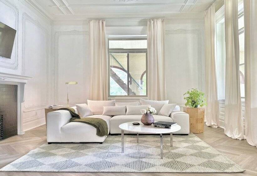 The Elliott Hotel At Highland Park