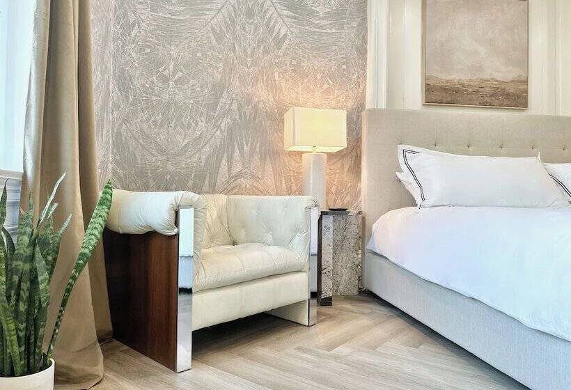 The Elliott Hotel At Highland Park