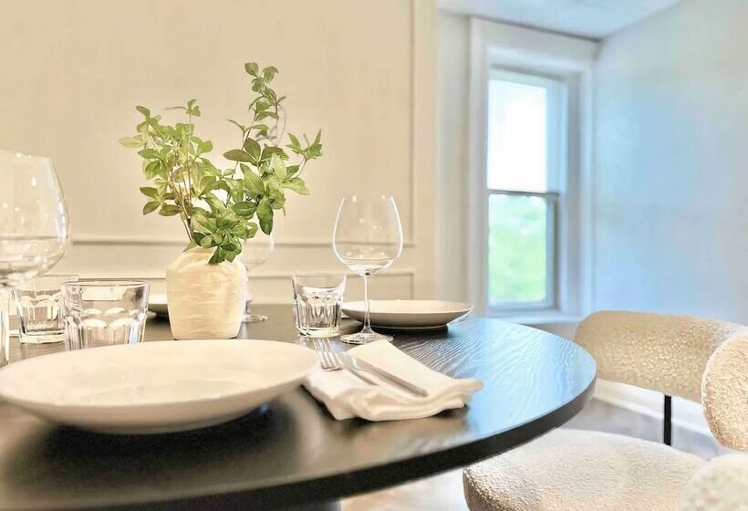 The Elliott Hotel At Highland Park