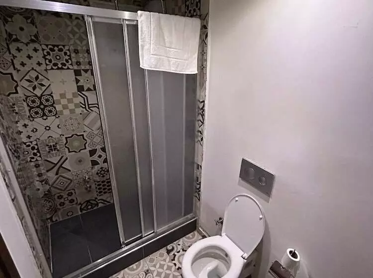 The Nar Suit & Apart