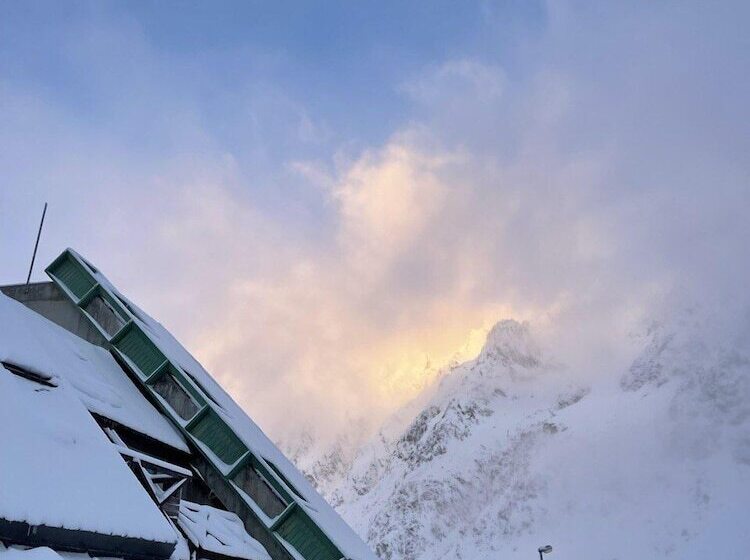 فندق فئة نجمة واحدة Auberge De Piau